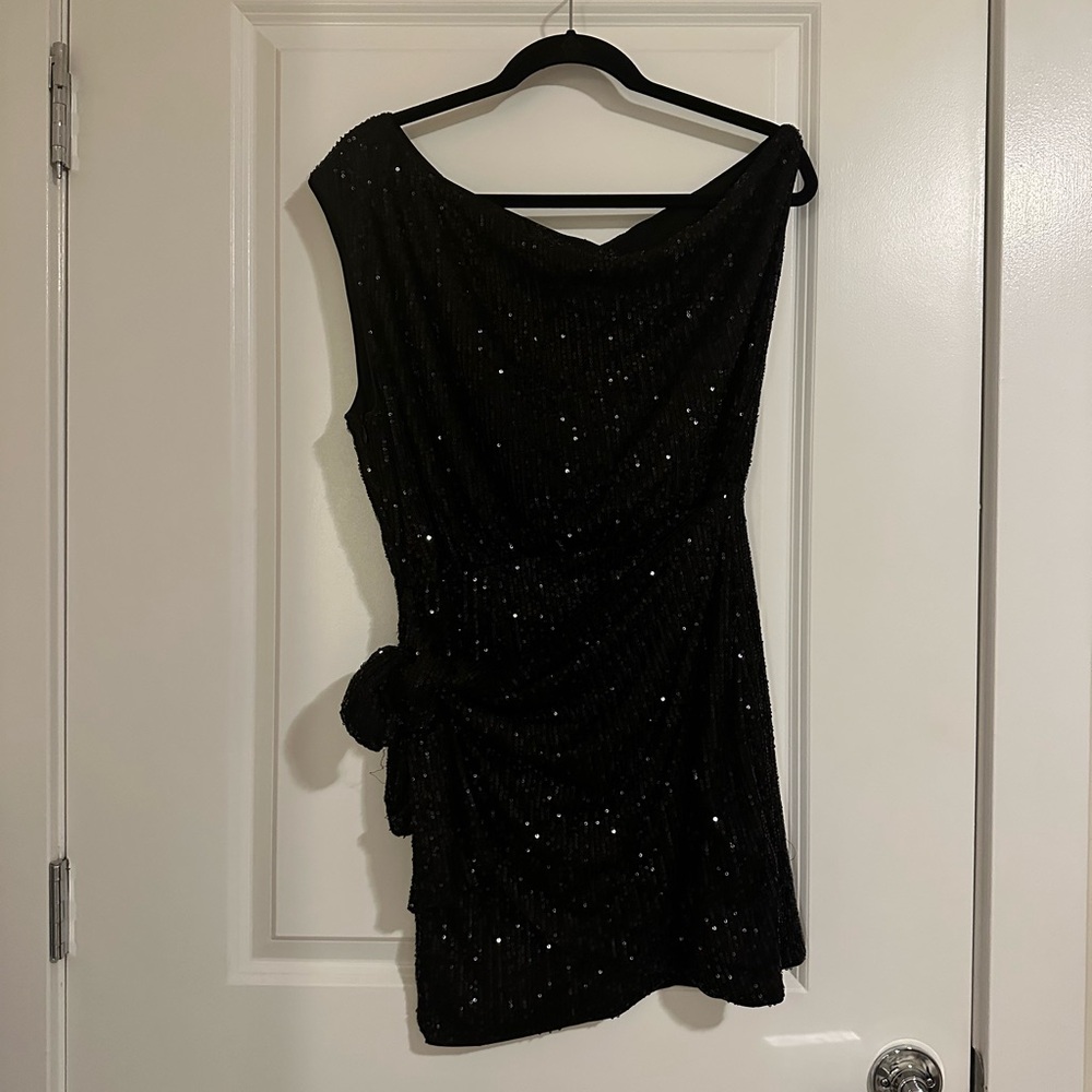 SEQUIN HOLIDAY DRESS